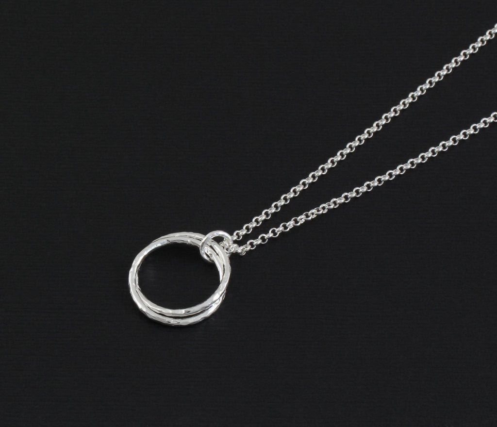 Hammered Infinity Ring Necklace: Silver or Gold Linked Circles